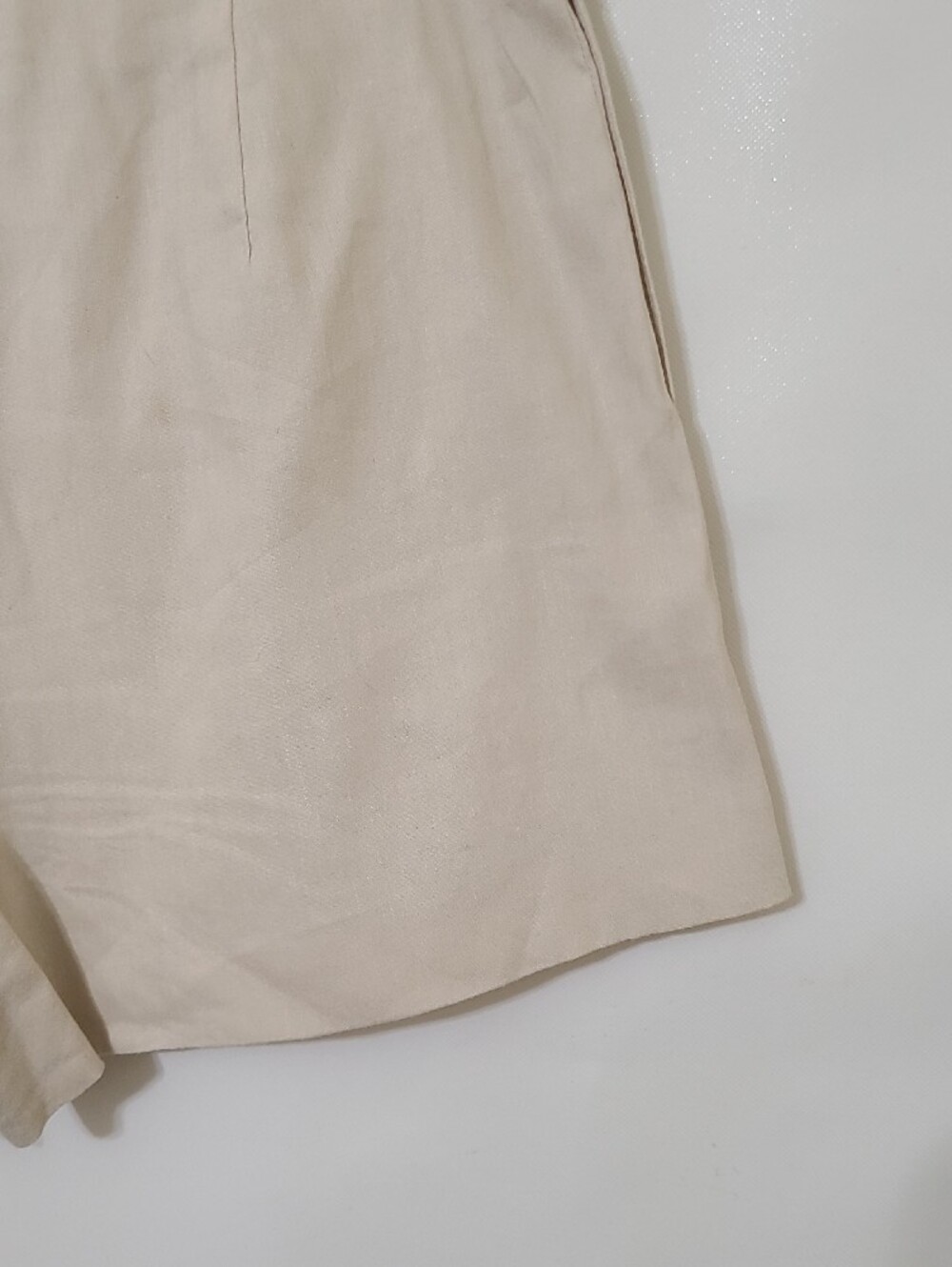 Antonio Melani Women's Cream Linen Blend High-Waist Shorts - Size 6 - Picture 9 of 11
